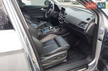 Внедорожник / Кроссовер Audi Q5 2018 в 