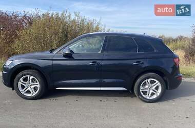 Внедорожник / Кроссовер Audi Q5 2017 в 