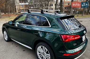 Внедорожник / Кроссовер Audi Q5 2017 в 