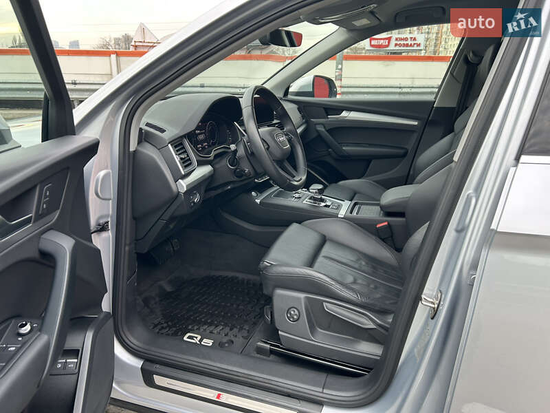 Внедорожник / Кроссовер Audi Q5 2020 в Киеве