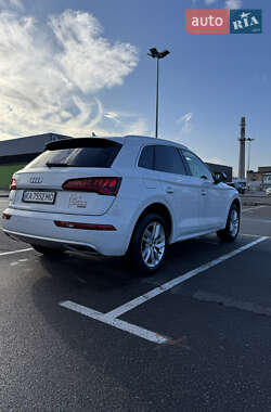 Внедорожник / Кроссовер Audi Q5 2020 в 