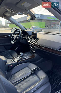 Внедорожник / Кроссовер Audi Q5 2020 в 