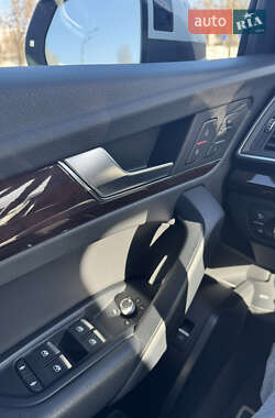 Внедорожник / Кроссовер Audi Q5 2020 в 