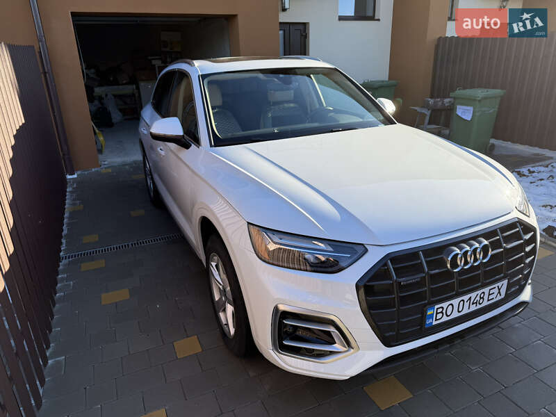 Внедорожник / Кроссовер Audi Q5 2022 в 