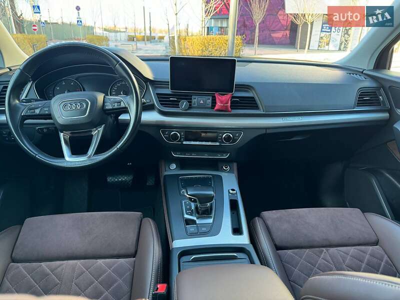 Позашляховик / Кросовер Audi Q5 2018 в Києві