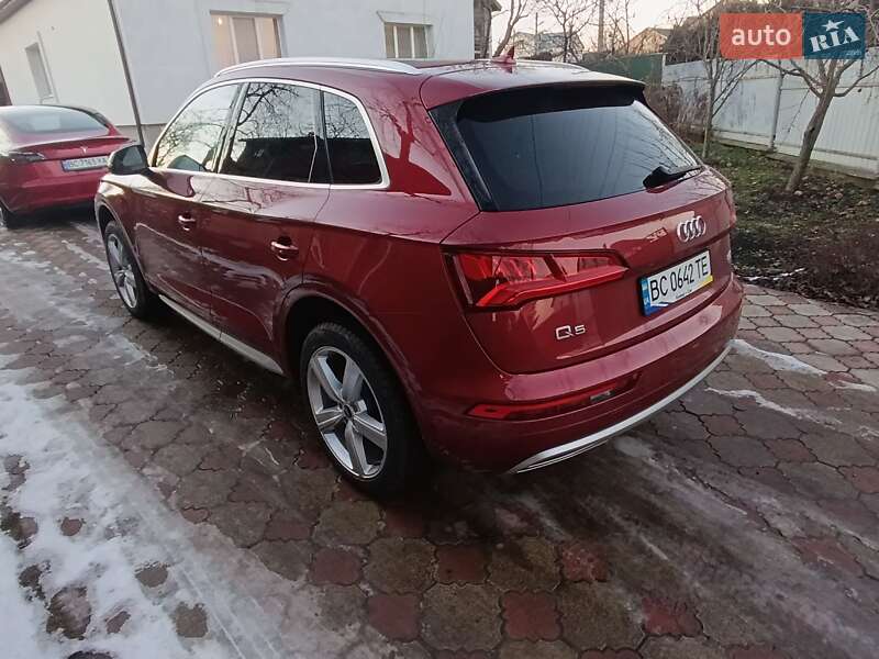 Внедорожник / Кроссовер Audi Q5 2018 в Новом Ярычеве