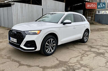 Позашляховик / Кросовер Audi Q5 2022 в 