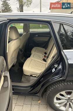 Позашляховик / Кросовер Audi Q5 2015 в 