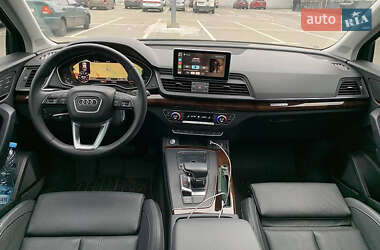 Позашляховик / Кросовер Audi Q5 2017 в 