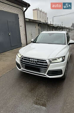 Позашляховик / Кросовер Audi Q5 2019 в Києві