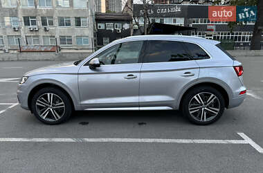 Внедорожник / Кроссовер Audi Q5 2018 в 