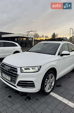 Внедорожник / Кроссовер Audi Q5 2016 в 