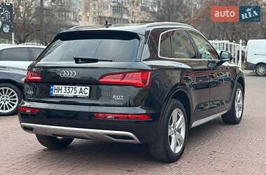 Позашляховик / Кросовер Audi Q5 2017 в 