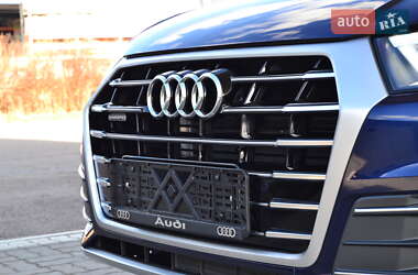 Внедорожник / Кроссовер Audi Q5 2017 в 