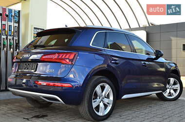 Внедорожник / Кроссовер Audi Q5 2017 в 