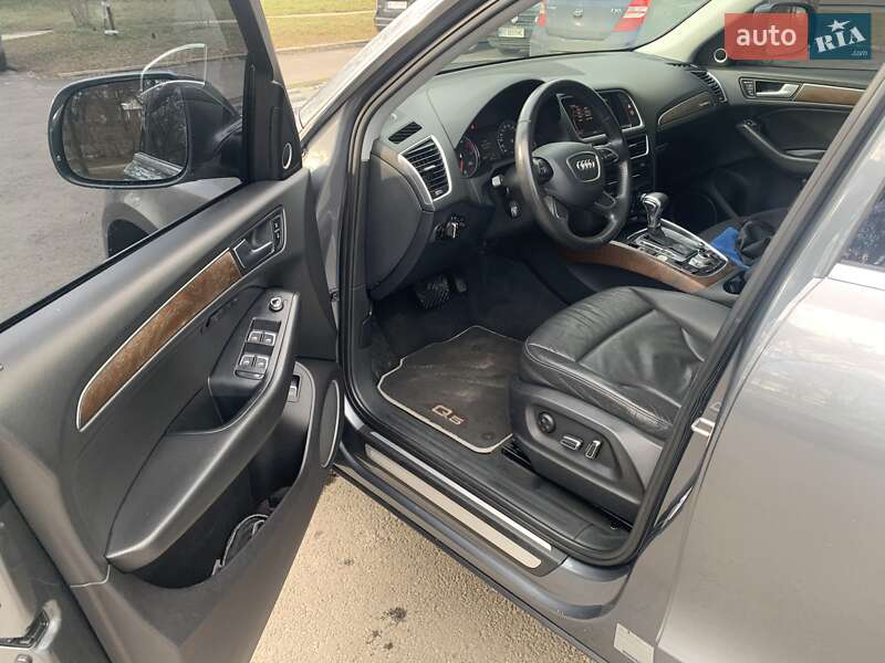 Позашляховик / Кросовер Audi Q5 2013 в Новояворівську