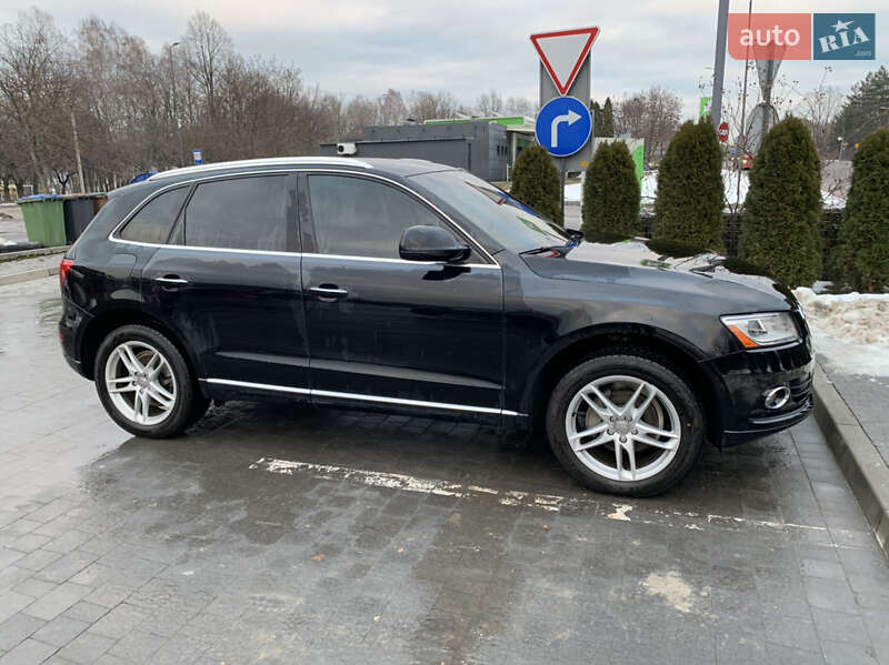Внедорожник / Кроссовер Audi Q5 2016 в Новояворовске
