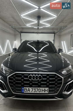 Внедорожник / Кроссовер Audi Q5 2021 в 