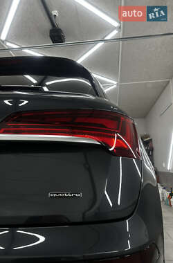 Внедорожник / Кроссовер Audi Q5 2021 в 