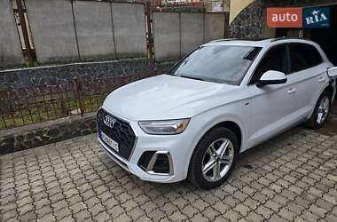 Внедорожник / Кроссовер Audi Q5 2021 в 