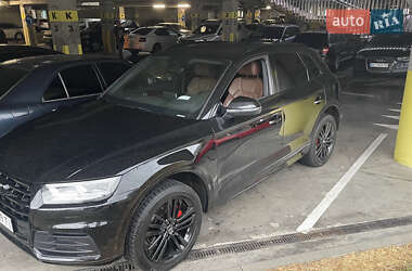 Внедорожник / Кроссовер Audi Q5 2017 в 