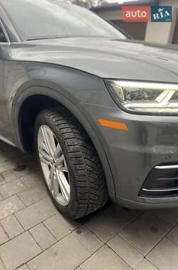 Внедорожник / Кроссовер Audi Q5 2018 в 
