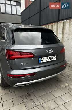 Внедорожник / Кроссовер Audi Q5 2018 в 