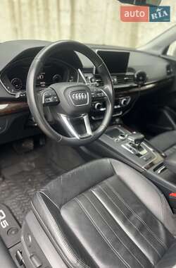 Внедорожник / Кроссовер Audi Q5 2018 в 