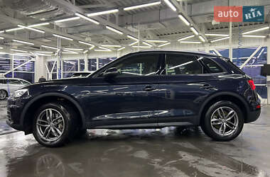 Внедорожник / Кроссовер Audi Q5 2018 в 