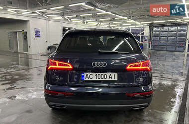 Внедорожник / Кроссовер Audi Q5 2018 в 