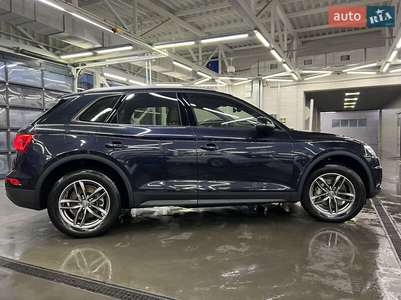 Внедорожник / Кроссовер Audi Q5 2018 в Луцке