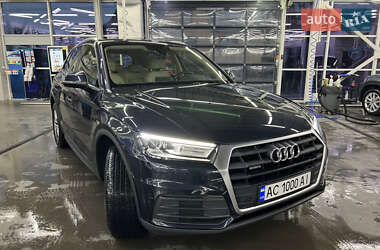 Внедорожник / Кроссовер Audi Q5 2018 в 