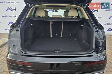 Позашляховик / Кросовер Audi Q5 2021 в 