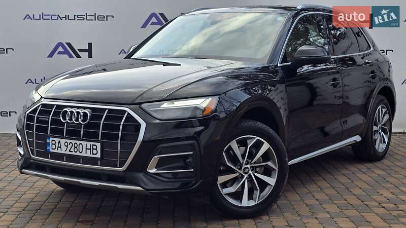 Позашляховик / Кросовер Audi Q5 2021 в 