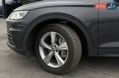 Внедорожник / Кроссовер Audi Q5 2018 в 