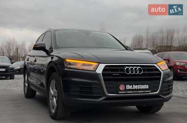 Внедорожник / Кроссовер Audi Q5 2018 в 
