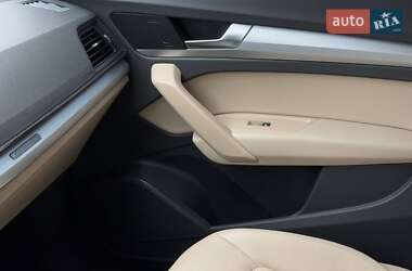 Внедорожник / Кроссовер Audi Q5 2018 в 