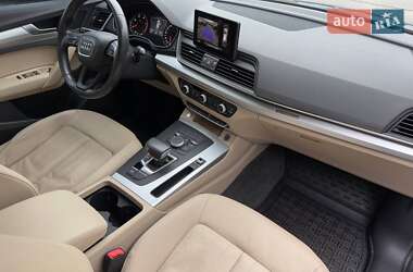 Внедорожник / Кроссовер Audi Q5 2018 в 