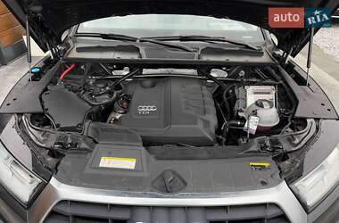 Внедорожник / Кроссовер Audi Q5 2018 в 