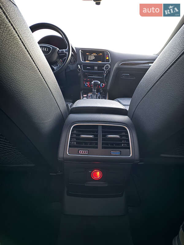 Позашляховик / Кросовер Audi Q5 2015 в Києві