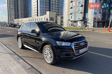 Внедорожник / Кроссовер Audi Q5 2017 в 