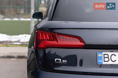 Внедорожник / Кроссовер Audi Q5 2018 в 
