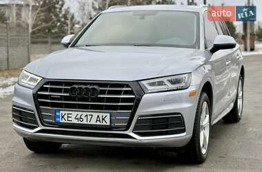 Позашляховик / Кросовер Audi Q5 2018 в 