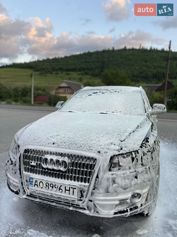 Позашляховик / Кросовер Audi Q5 2010 в Ужгороді