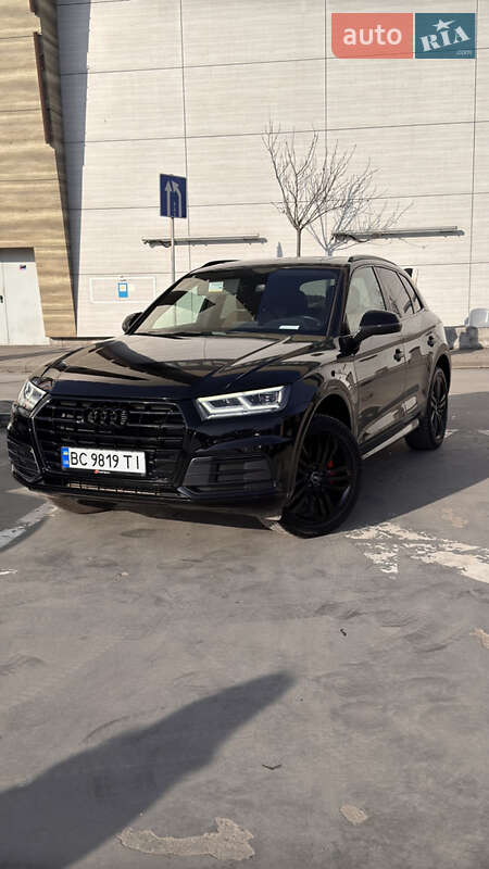 Внедорожник / Кроссовер Audi Q5 2017 в 