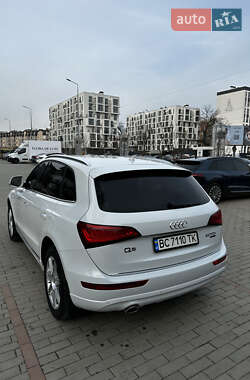 Позашляховик / Кросовер Audi Q5 2016 в 