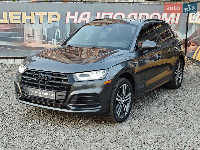 Внедорожник / Кроссовер Audi Q5 2017 в 