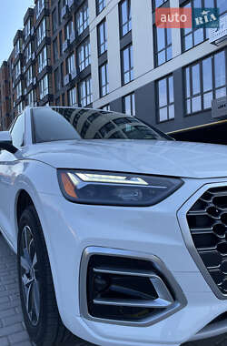 Внедорожник / Кроссовер Audi Q5 2021 в 