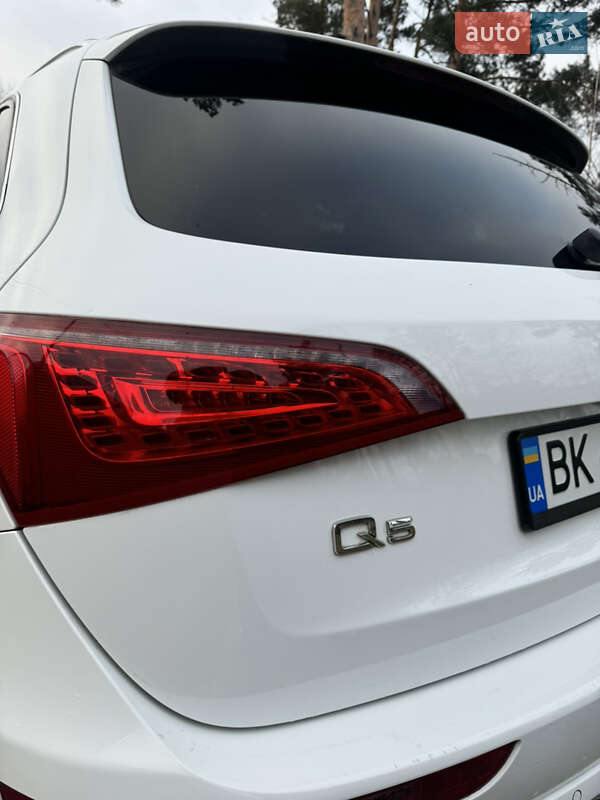 Внедорожник / Кроссовер Audi Q5 2011 в Вараше