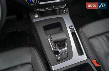 Внедорожник / Кроссовер Audi Q5 2021 в 